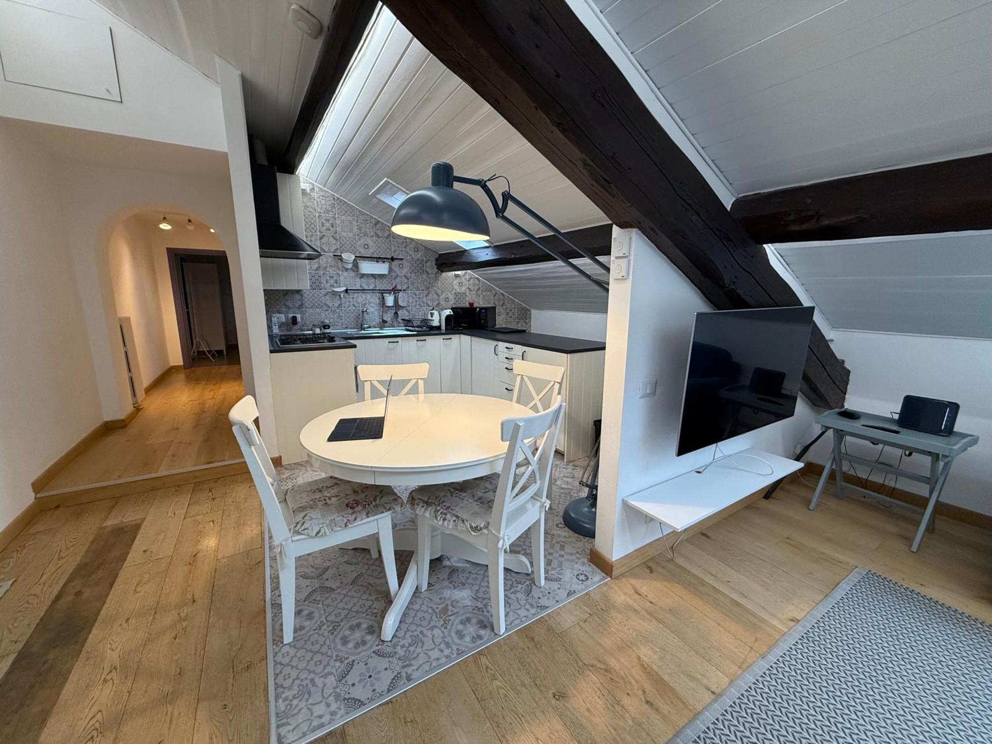 Shabby Chic Attic In Сasa de vacaciones *
